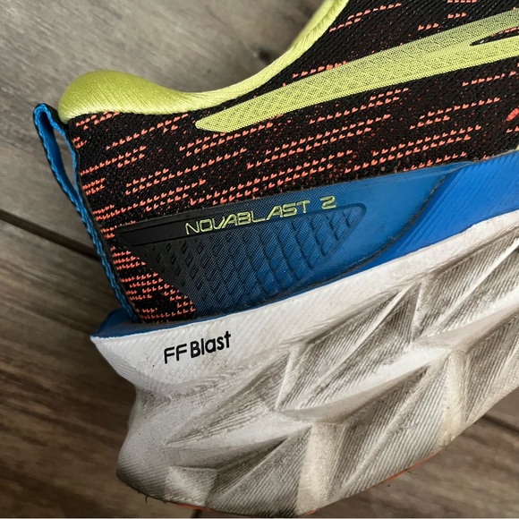 Asics NOVABLAST 2 Running Shoes - Picture 8 of 11